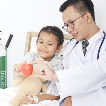 Mengenal Lebih Dekat Penyakit Jantung Bawaan: Penyebab, Gejala, dan Penanganannya