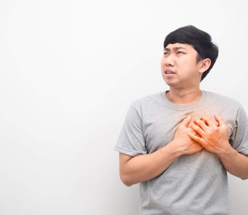 Sering Alami Dada Berdebar? Jangan Abaikan! Kenali Penyebab dan Cara Mengatasinya